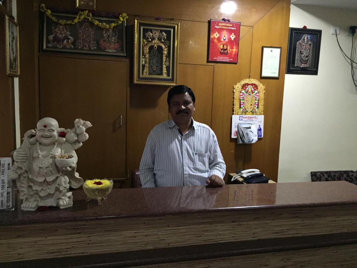 Hotel Suprabath Towers Tirupati Eksteriør billede